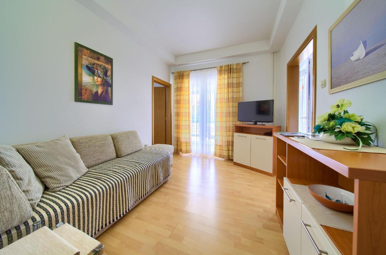 Apartments Jele Malinska Eksteriør billede